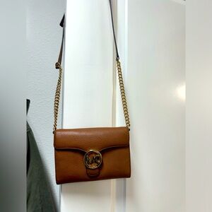 Adjustable Michael Kors crossbody
